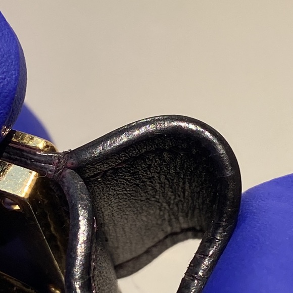 Authentic Louis Vuitton Key Chain/ Holder Vernis Black Enameled Leather Unisex - Picture 3 of 12